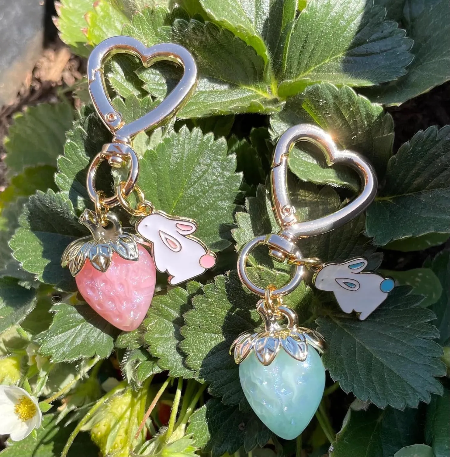 Agromusk Cute Strawberry Keychain,Bag Charms,Kawaii Heart Flower Daisy Key chains Accessories Decor for Girls Purse Gift
